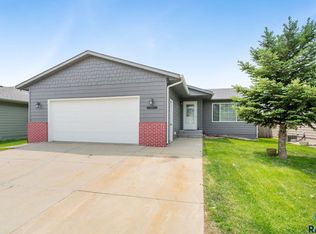 1405 E 68th St N, Sioux Falls, SD 57104