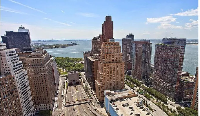 Sold by The Dressler Group LLC | media 31