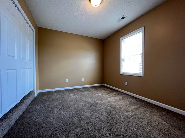 304 Mann St — Photo 31