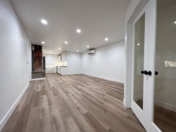 4th image of 1318-1320 F St #1320-F