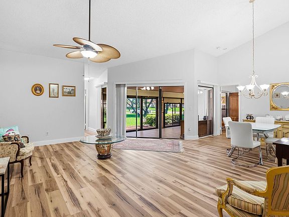 4th image of 5887 PARKWALK Circle W