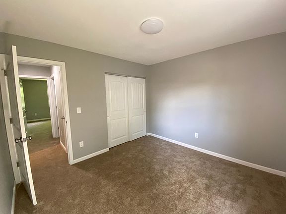 5th image of 927 Fairwinds Ct #B