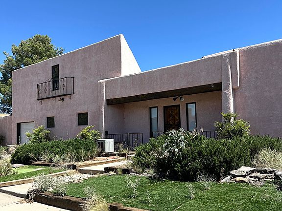 2nd image of 621 Palmer Ln