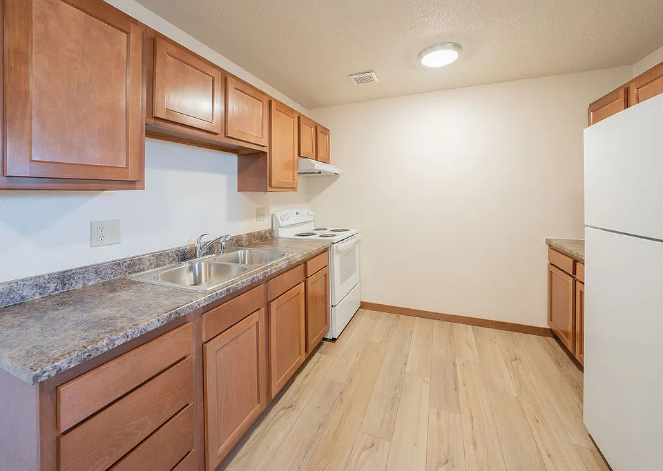 3505 S West Ave #4
