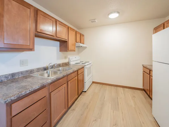 3505 S West Ave APT 4, Sioux Falls, SD 57105