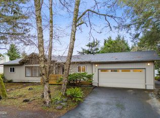 3735 NE Surf Dr, Lincoln City, OR