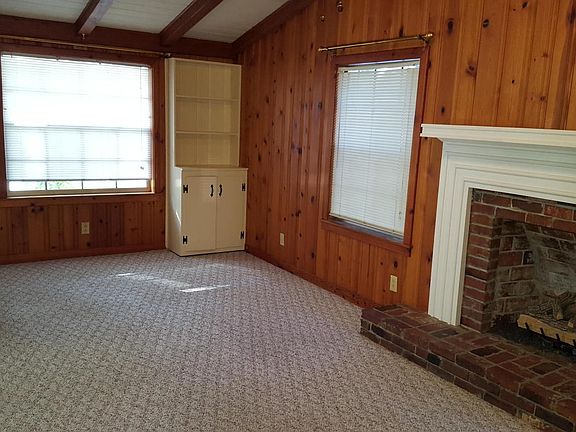 4th image of 515 Mulholland Park