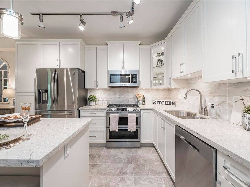 1st image of 20376 86th Ave #518