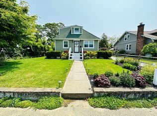143 Church Ave, Islip, NY 11751