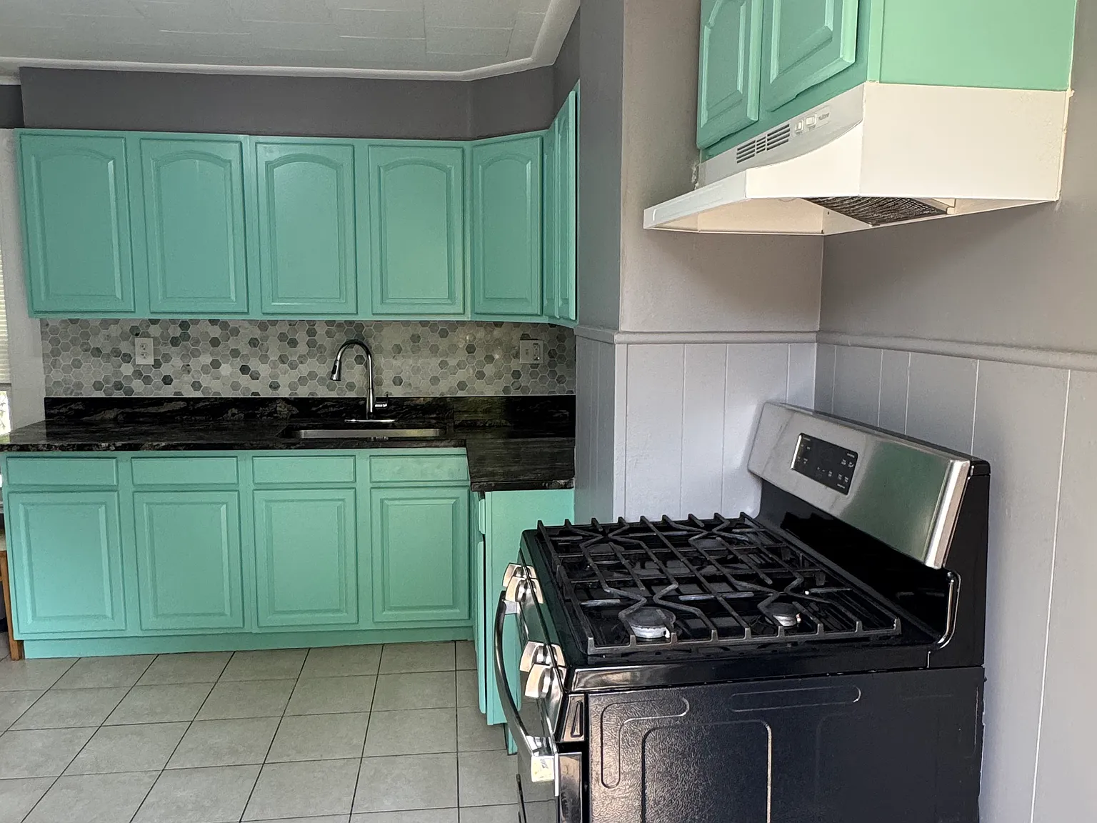 4 bed, 1700 sqft, $2,800 — Photo 2