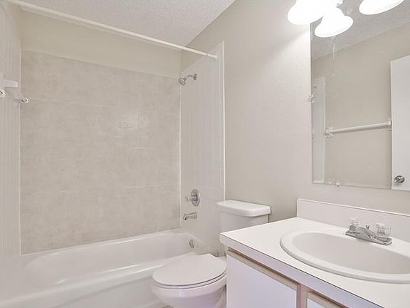 4th image of 12108 Pepper Creek Ct