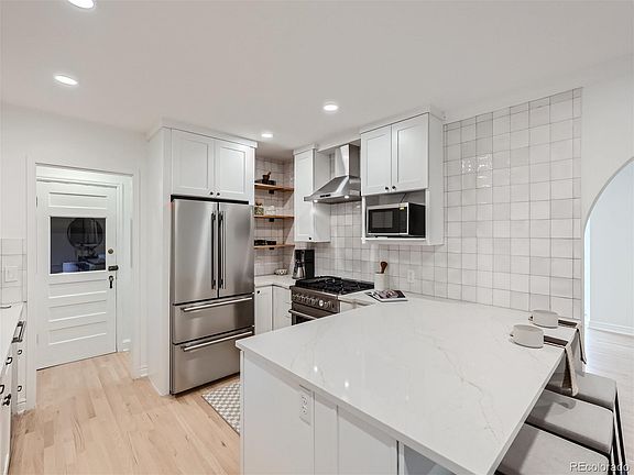 5th image of 2360 Krameria Street