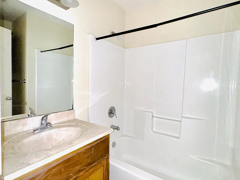 200 W Albatross Ave #A — Photo 16