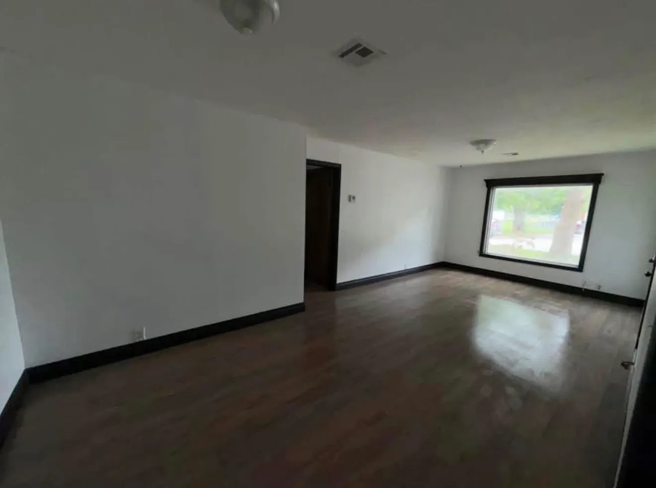 3 bed, 1008 sqft, $1,150 — Photo 1