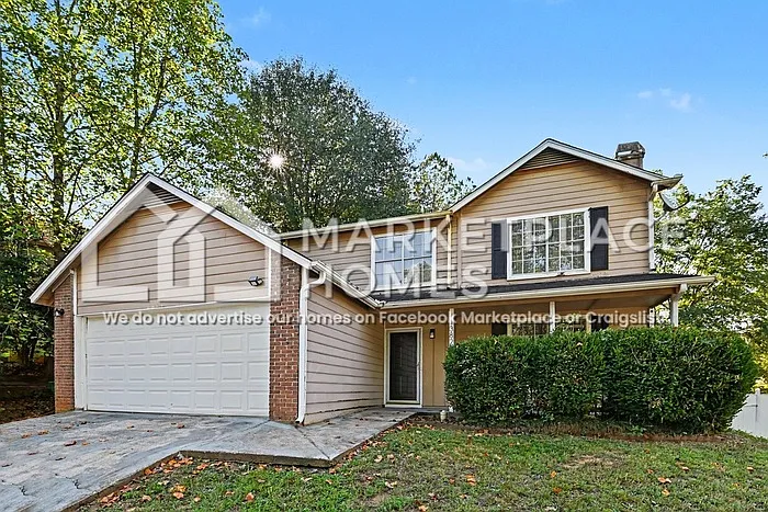 3 bed, 2.0 bath, 1465 sqft, $1,995 — Photo 2