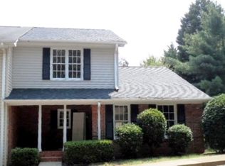 6 Somersett Dr, Spartanburg, SC 29301