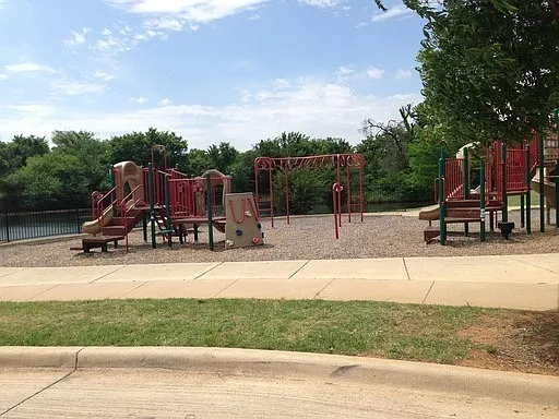 1426 Piedmont Dr — Photo 27