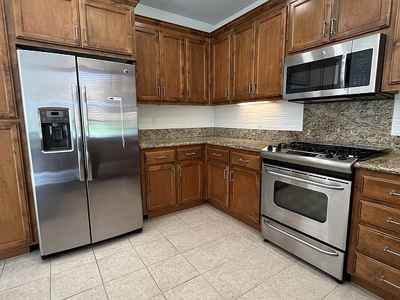 3rd image of 4656 Snead Dr