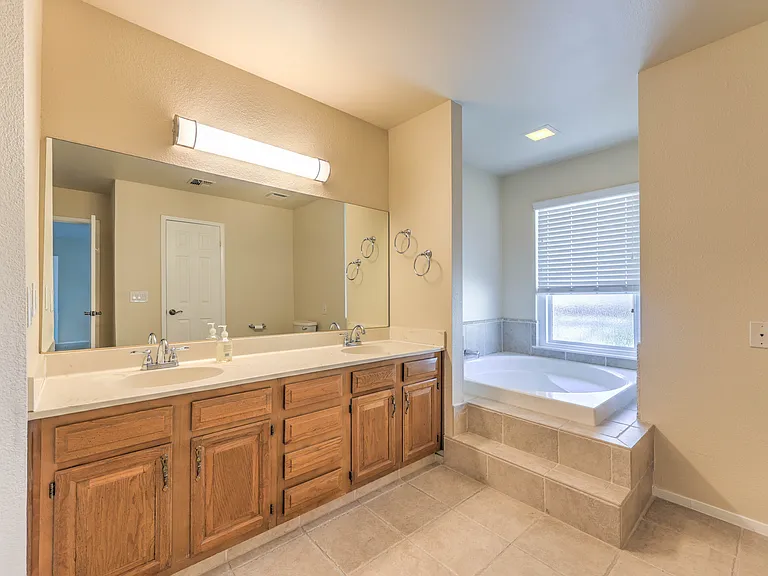 3953 Landsdown Pl — Photo 12