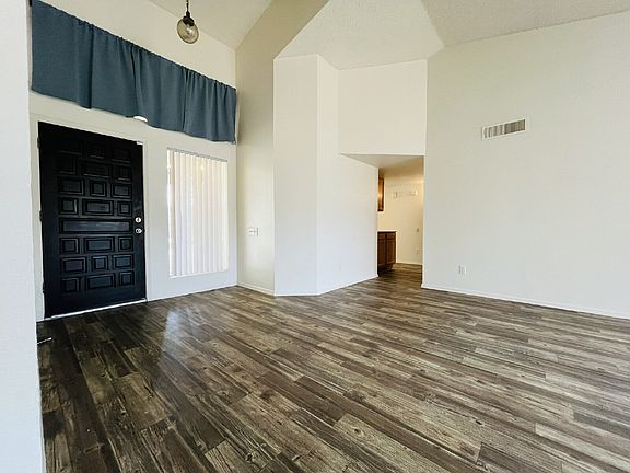 4th image of 7950 W Dreyfus Dr