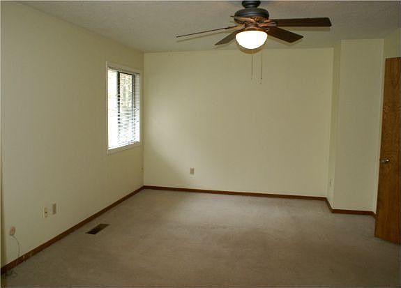 Large Master w/ceiling fan