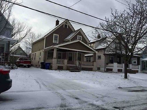 3rd image of 4207 Bucyrus Ave