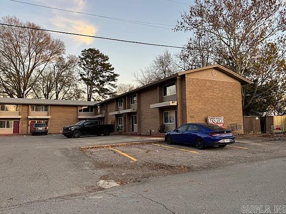 2nd image of 300 N Clinic St