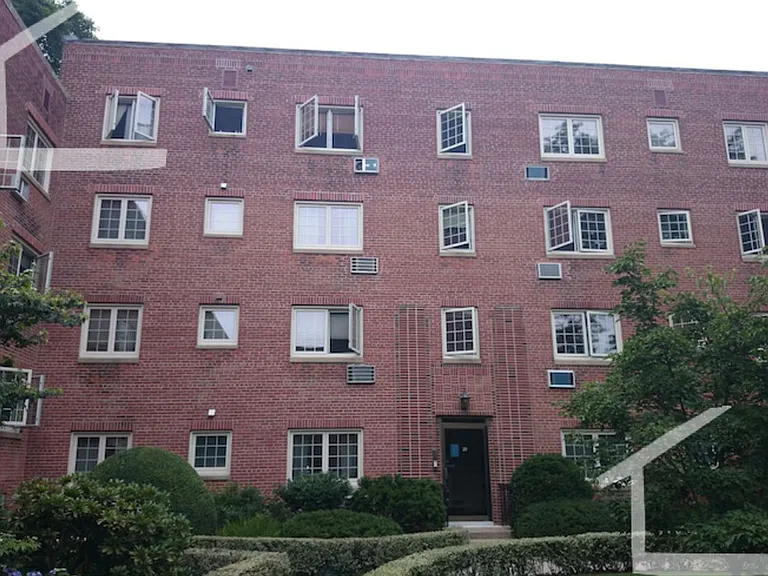 30 Saint Paul St #A6 — Photo 2