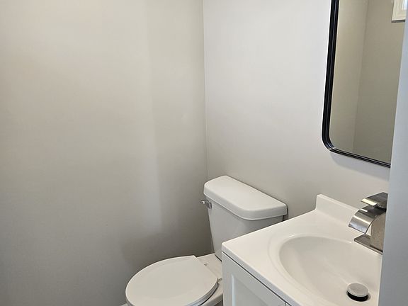 5th image of 3609 NE 67th St