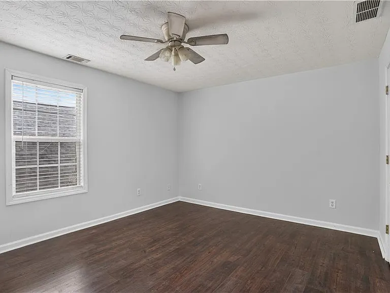 325 Shadowbrooke Cir — Photo 15
