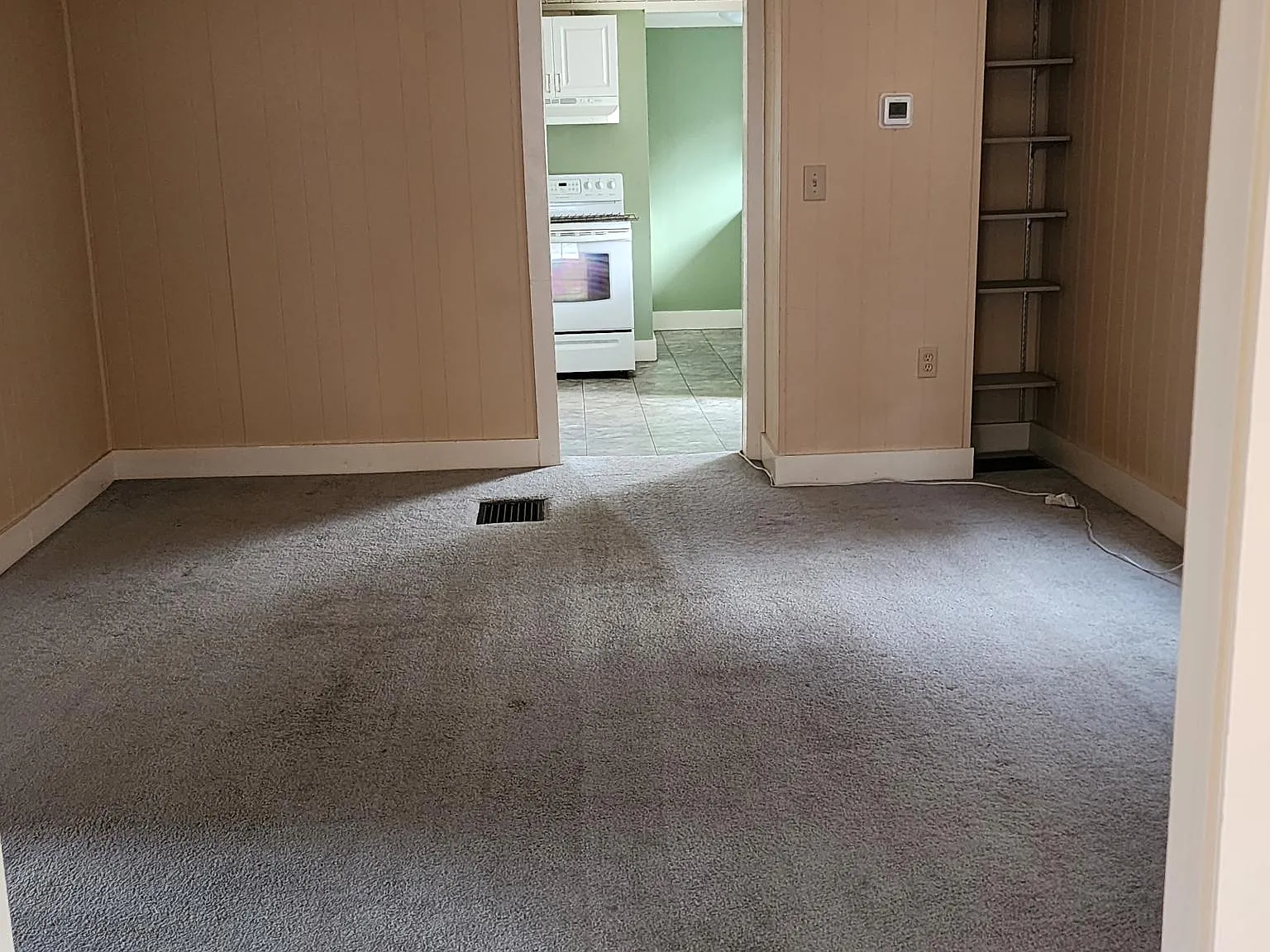 2 bed, 700 sqft, $1,700 — Photo 2