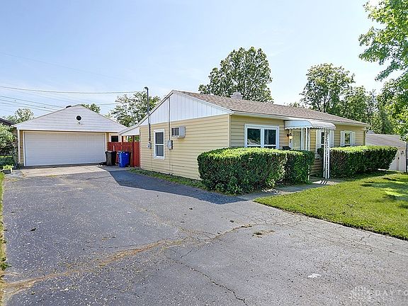 3rd image of 934 Williams St