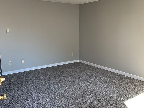 2nd image of 1005-1005 1/2 S 11th Ave #1005A