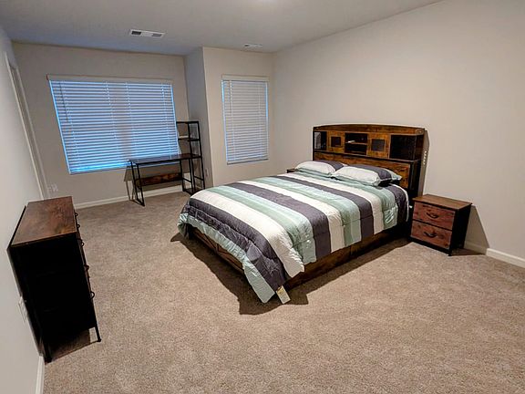 4th image of 412 Stoneybrook Dr