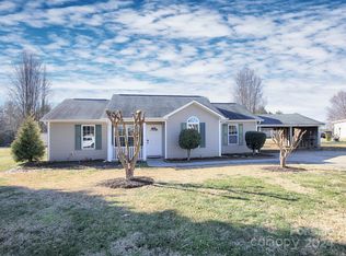 120 Morning Dew Dr, Statesville, NC 28677