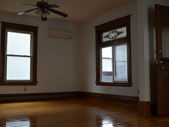 2nd image of 867 Juno Ave