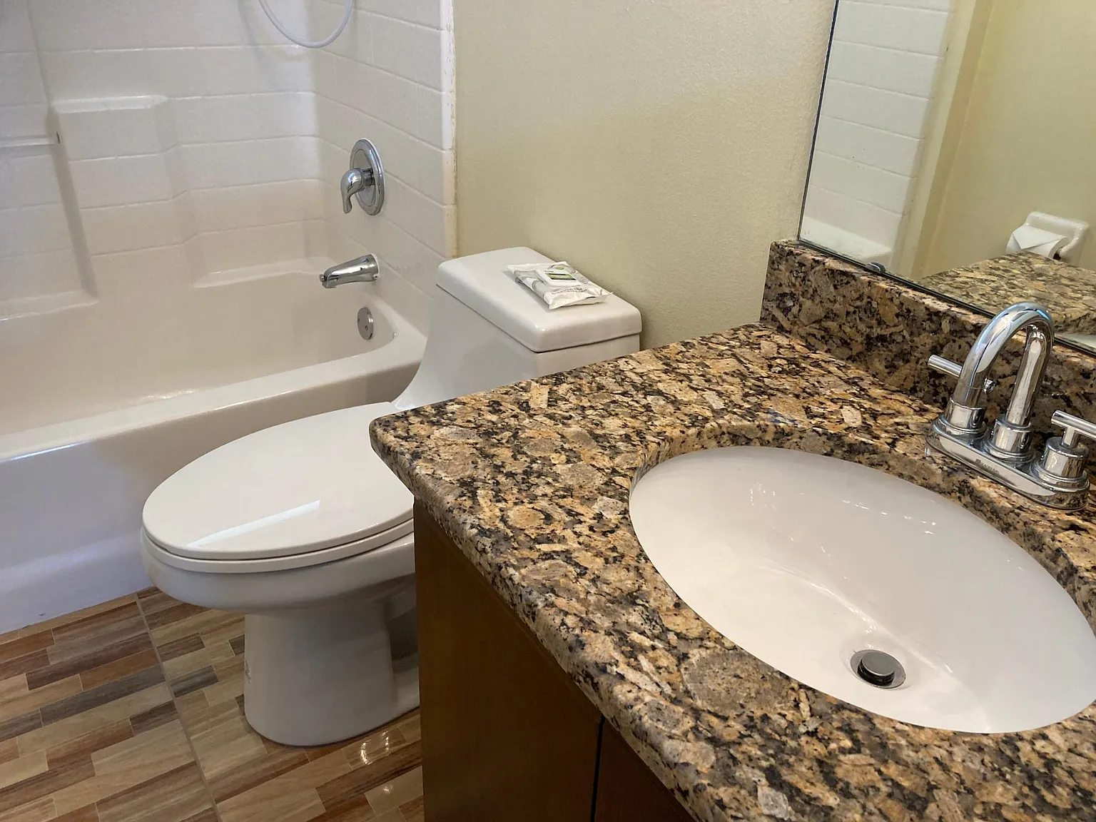 3 bed, 1059 sqft, $2,000 — Photo 4