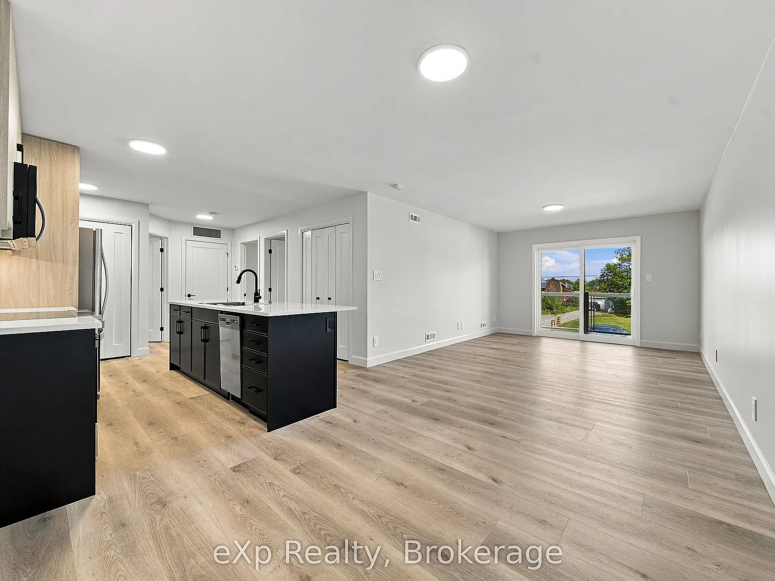 2 bed, $2,100 — Photo 3