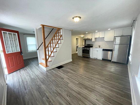 3rd image of 27 Pierce St