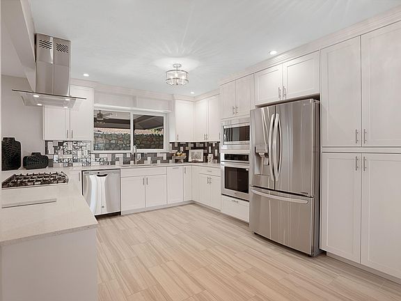 2nd image of 8317 Parkland Dr