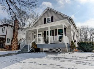 131 6th St, Lincoln, IL 62656