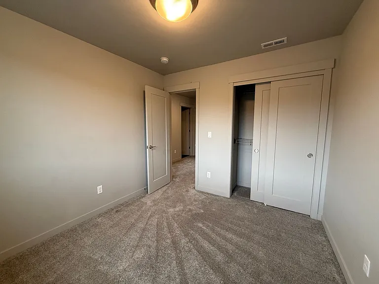 2366 NE Victor Pl — Photo 18