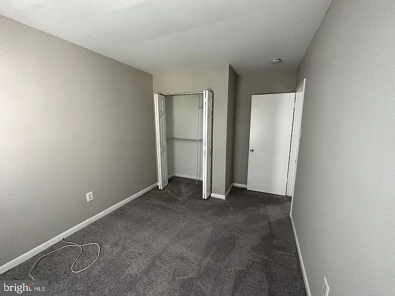 8121 Fenwick Ct — Photo 27