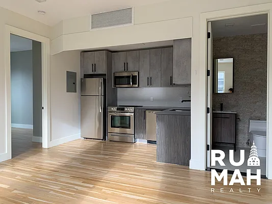 Rented by Rumah Realty Inc | media 2