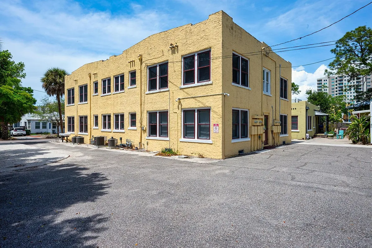 Building Photo - 325 Ohio Pl #2