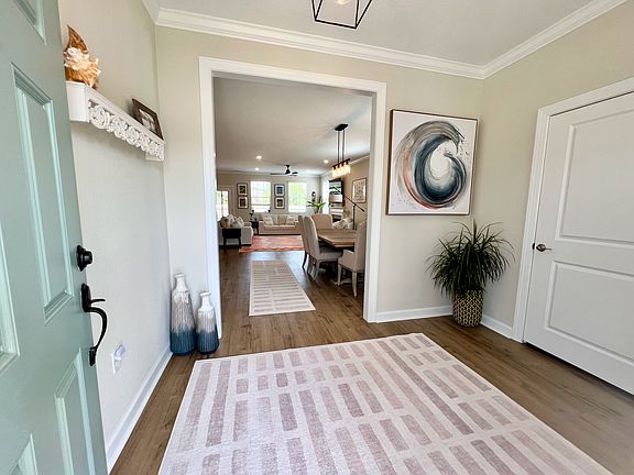 3rd image of 427 Middleton Way
