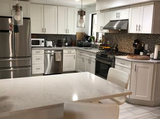 24 Broadlawn Park #2, Chestnut Hill, MA 02467