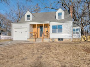 4933 Parish Dr, Roeland Park, KS 66205
