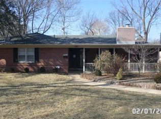 835 Barkley Sq, Saint Louis, MO 63130