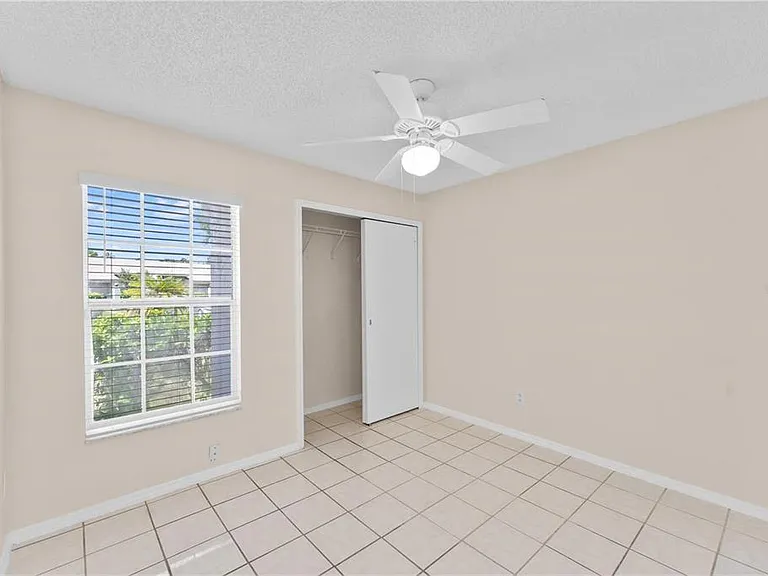 1113 Lucaya Cir — Photo 9